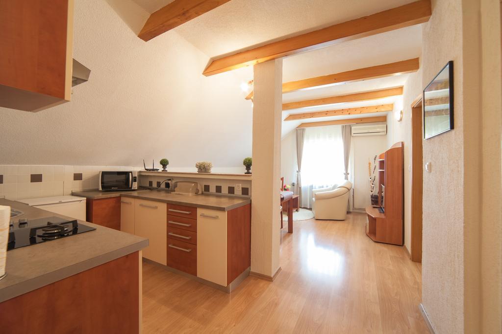 Apartmant & Room Bruna Dreznik Grad Ngoại thất bức ảnh