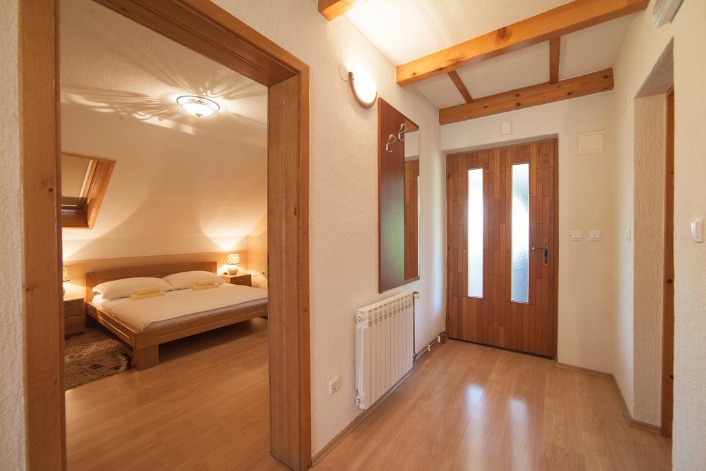 Apartmant & Room Bruna Dreznik Grad Ngoại thất bức ảnh
