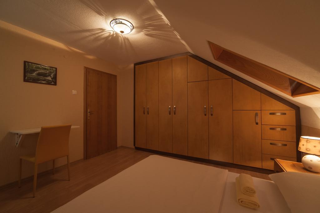 Apartmant & Room Bruna Dreznik Grad Ngoại thất bức ảnh